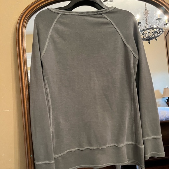 Gap Army Green Sweatshirt - Picture 2 of 4